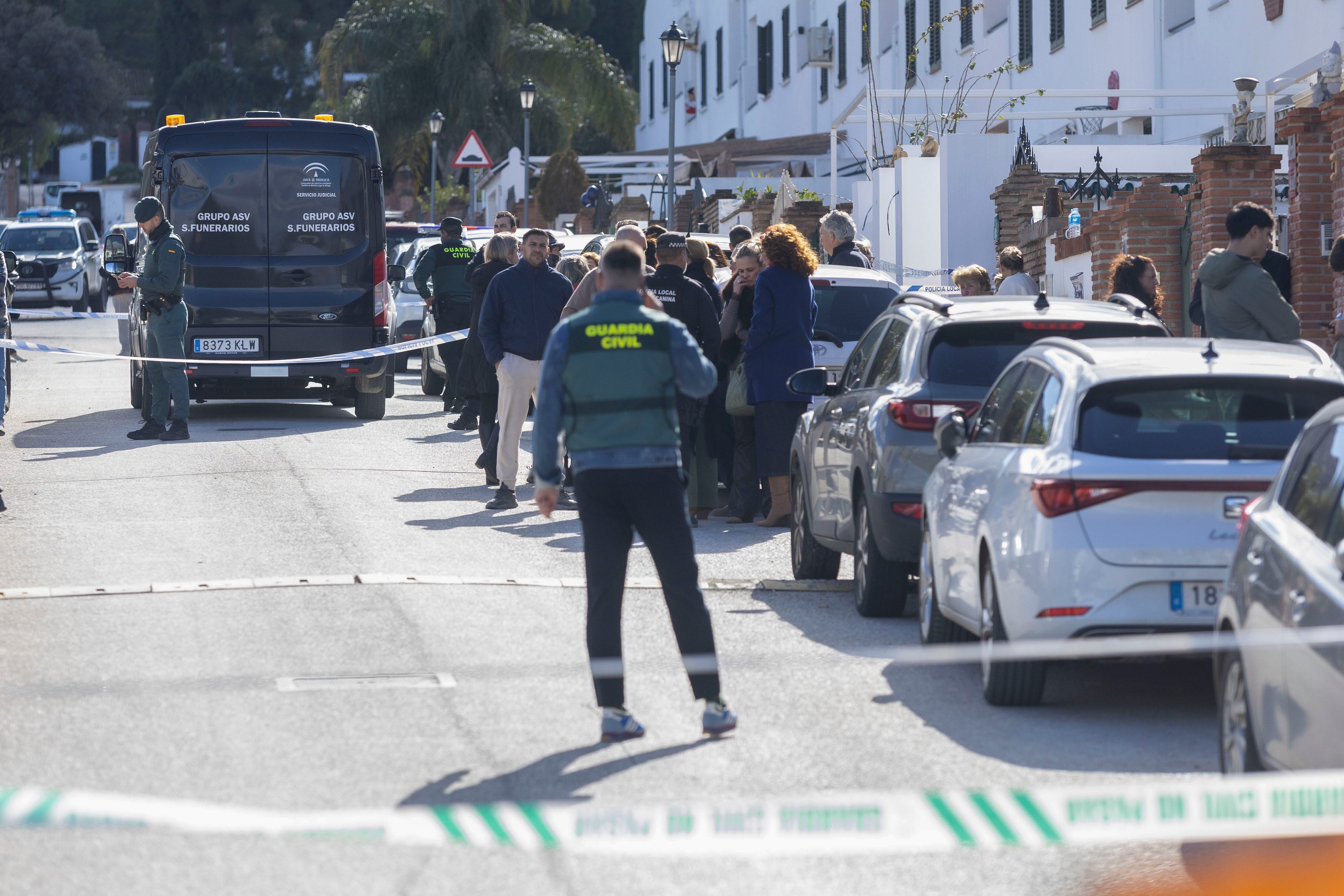 Una mujer de nacionalidad británica que se encontraba en el sistema Viogen ha sido asesinada esta mañana en su domicilio de Alhaurín el Grande. El presunto autor se ha entregado acto seguido en la prisión de Alhaurín de la Torre. EFE/Álvaro Cabrera