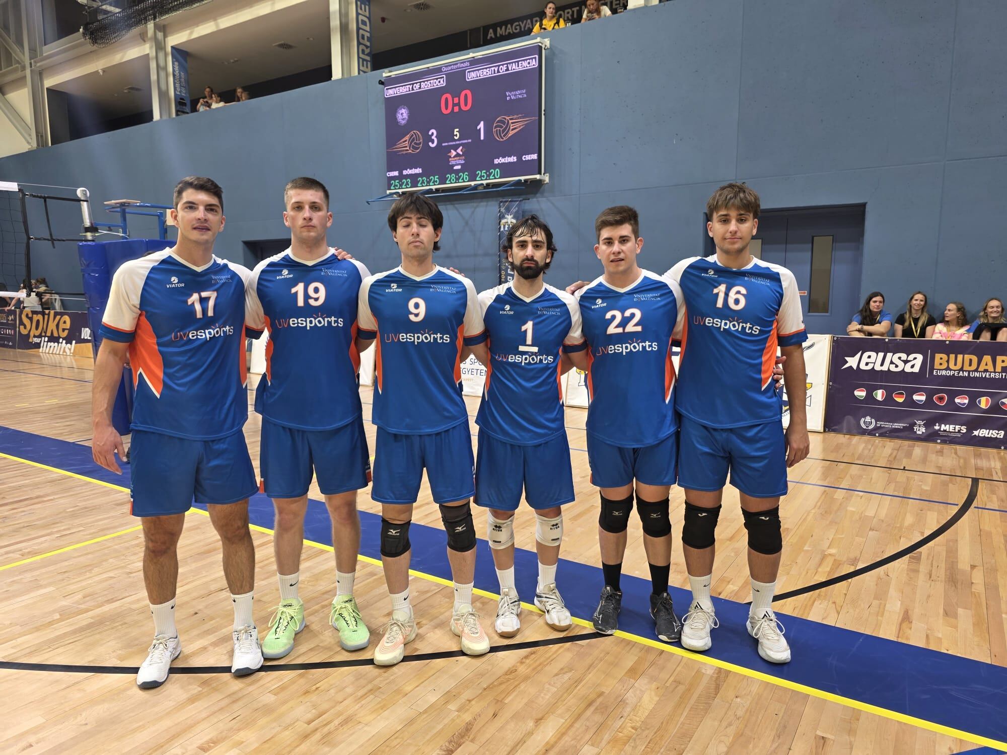 Jugadores de la cantera del CV Xàtiva en Budapest