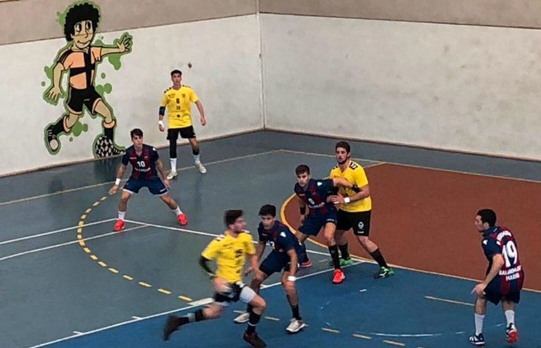 El Bm. Elda - C.E.E. se ha reencontrado con la victoria fuera de casa