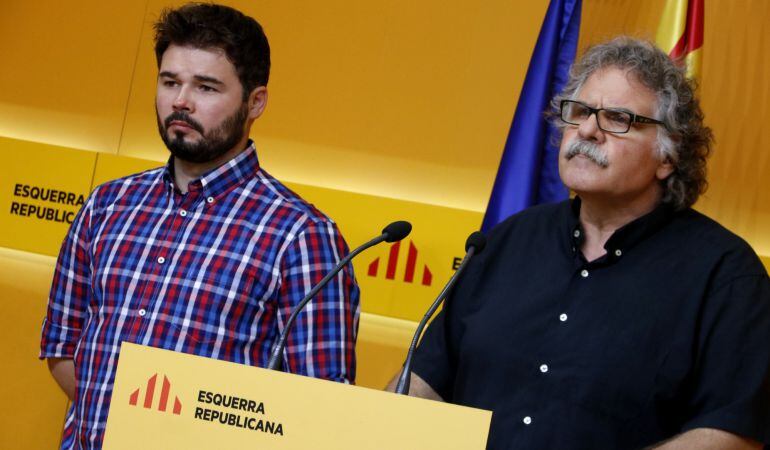 El portavoz y el portavoz adjunto de Esquerra Republicana en el Congreso, Joan Tardà i Gabriel Rufián, después de una reunión con la dirección del partido.