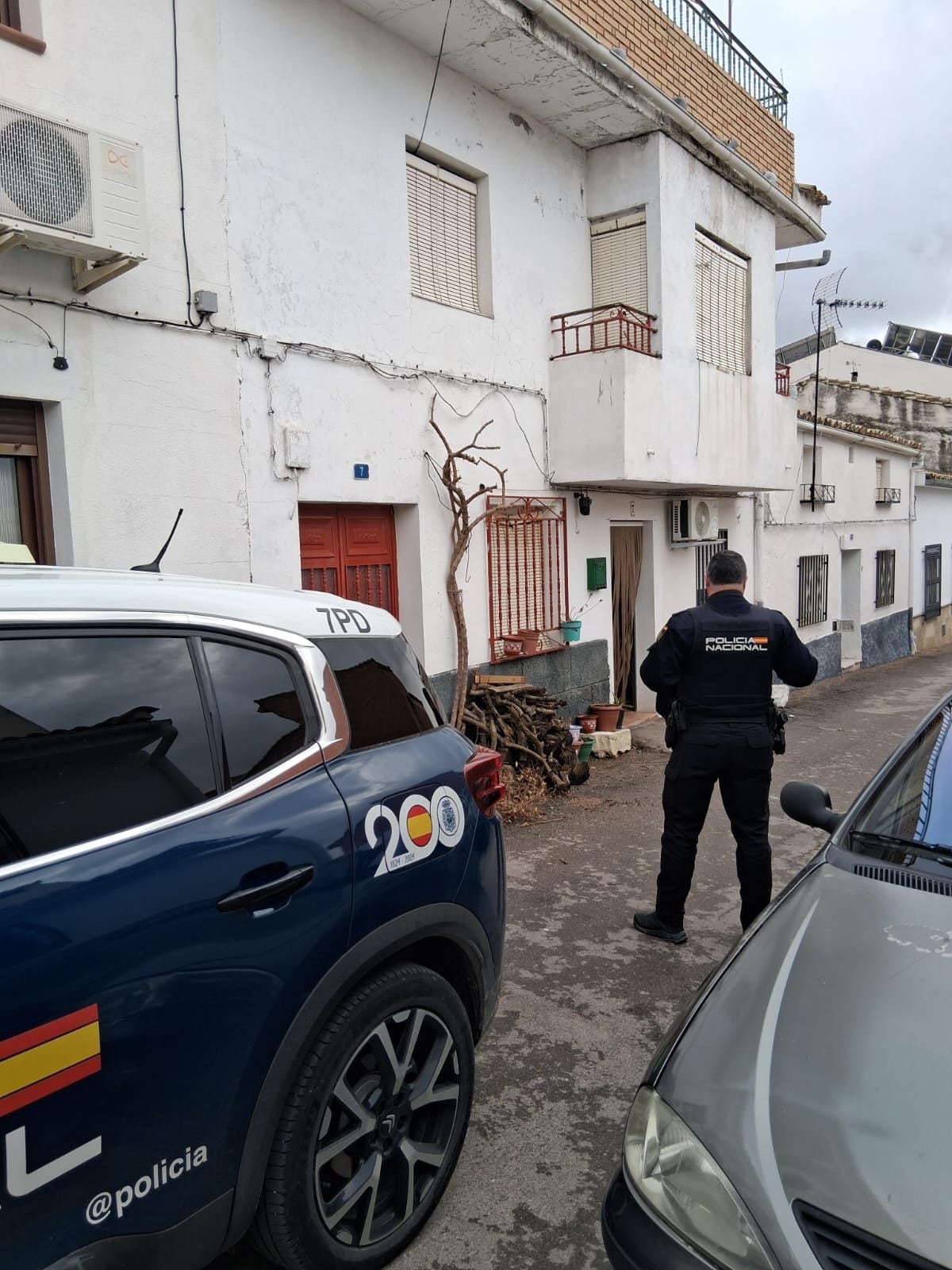 La Policía Nacional en el domicilio en Chilluévar