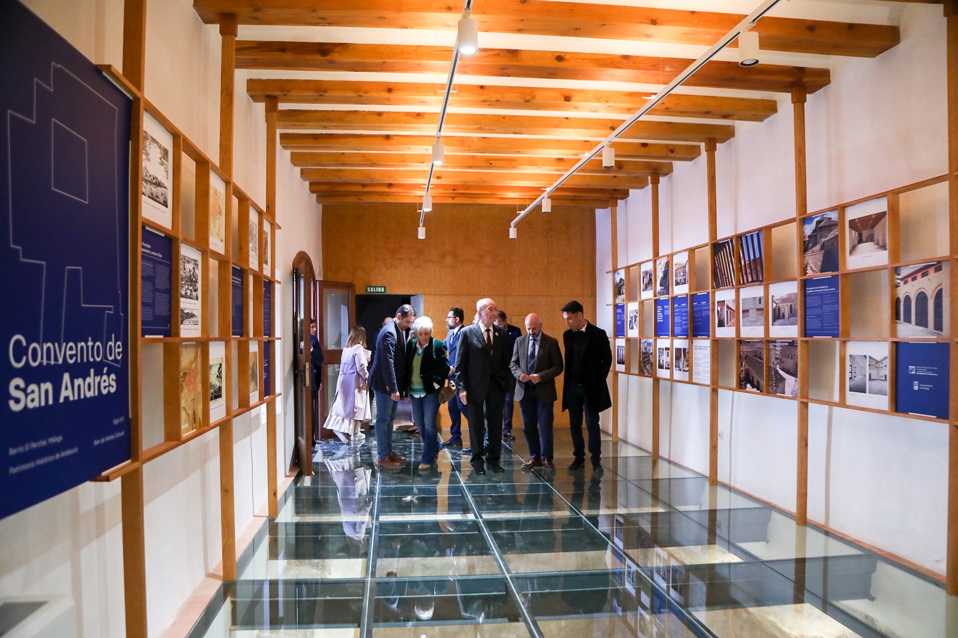 Las autoridades durante la visita, este lunes, del convento de San Andrés en Málaga