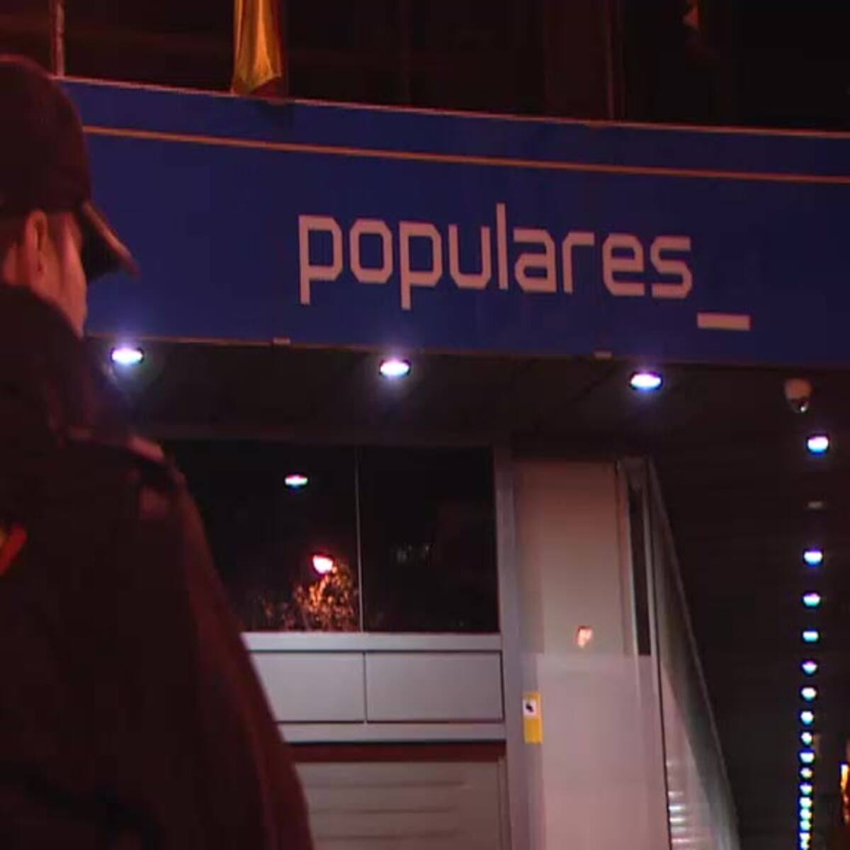 Noche de registros en la sede del Partido Popular