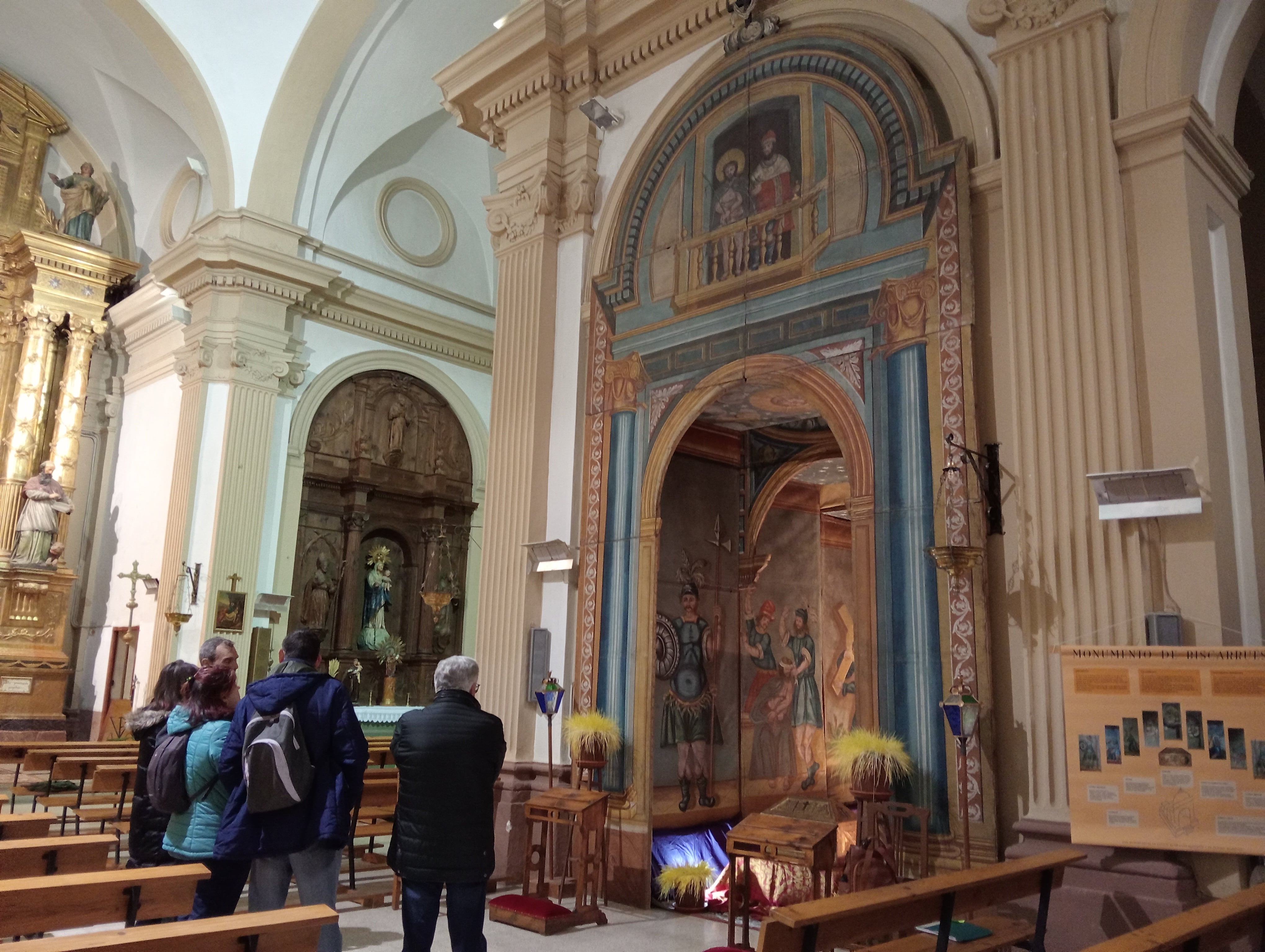 Los primeros turistas llegaron a visitar el Monumento de Biscarrués