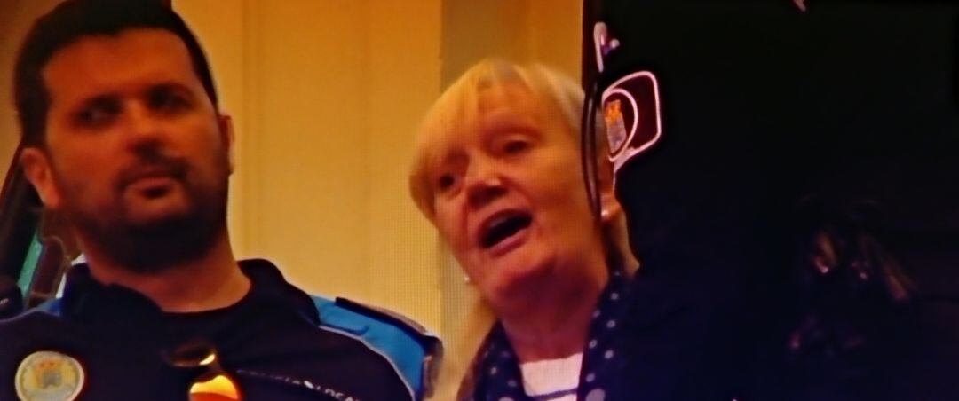 Vecina desalojada por la Policía Local