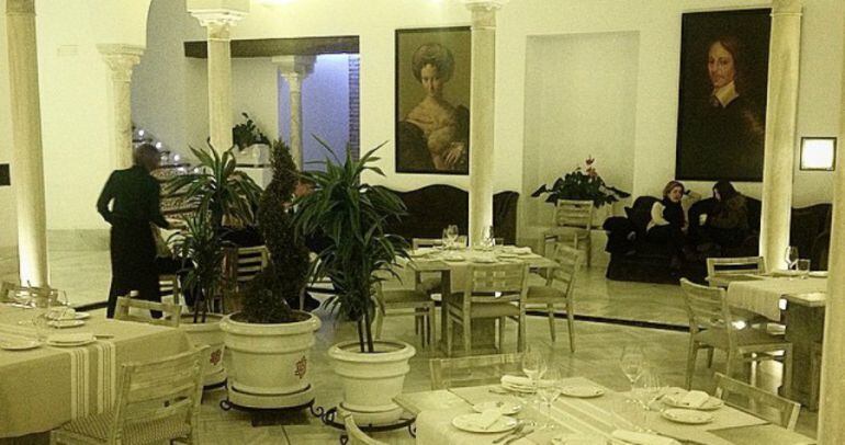 El incremento de turistas en Sevilla, ciudad que está viviendo sus mejores momentos en número de visitantes, está atrayendo a grandes firmas de la gastronomía. El último en sumarse es el grupo Sagardi, que ha querido continuar su expansión en el centro de Sevilla, en el Barrio de Santa Cruz.