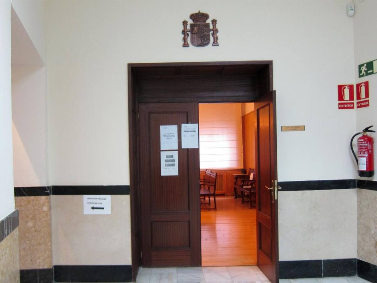 Condenado a un año y nueve meses por utilizar la cuenta de 'PayPal' de otro