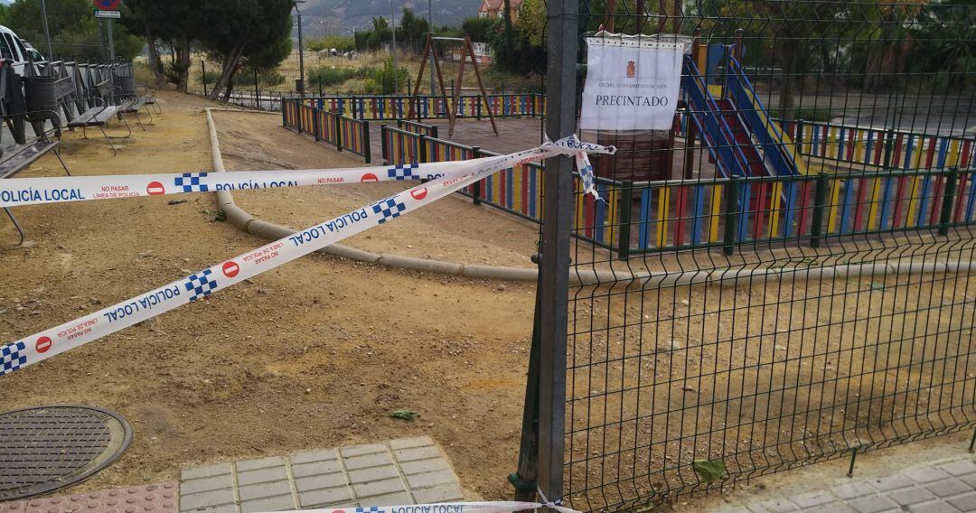 Parque precintado en la ciudad de Jaén.