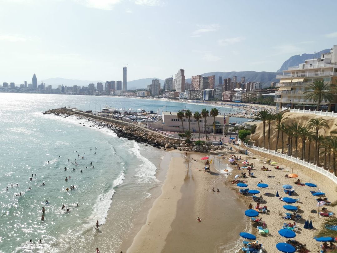 Benidorm registra un 60% de ocupación hotelera y de apartamentos turísticos durante este puente de agosto