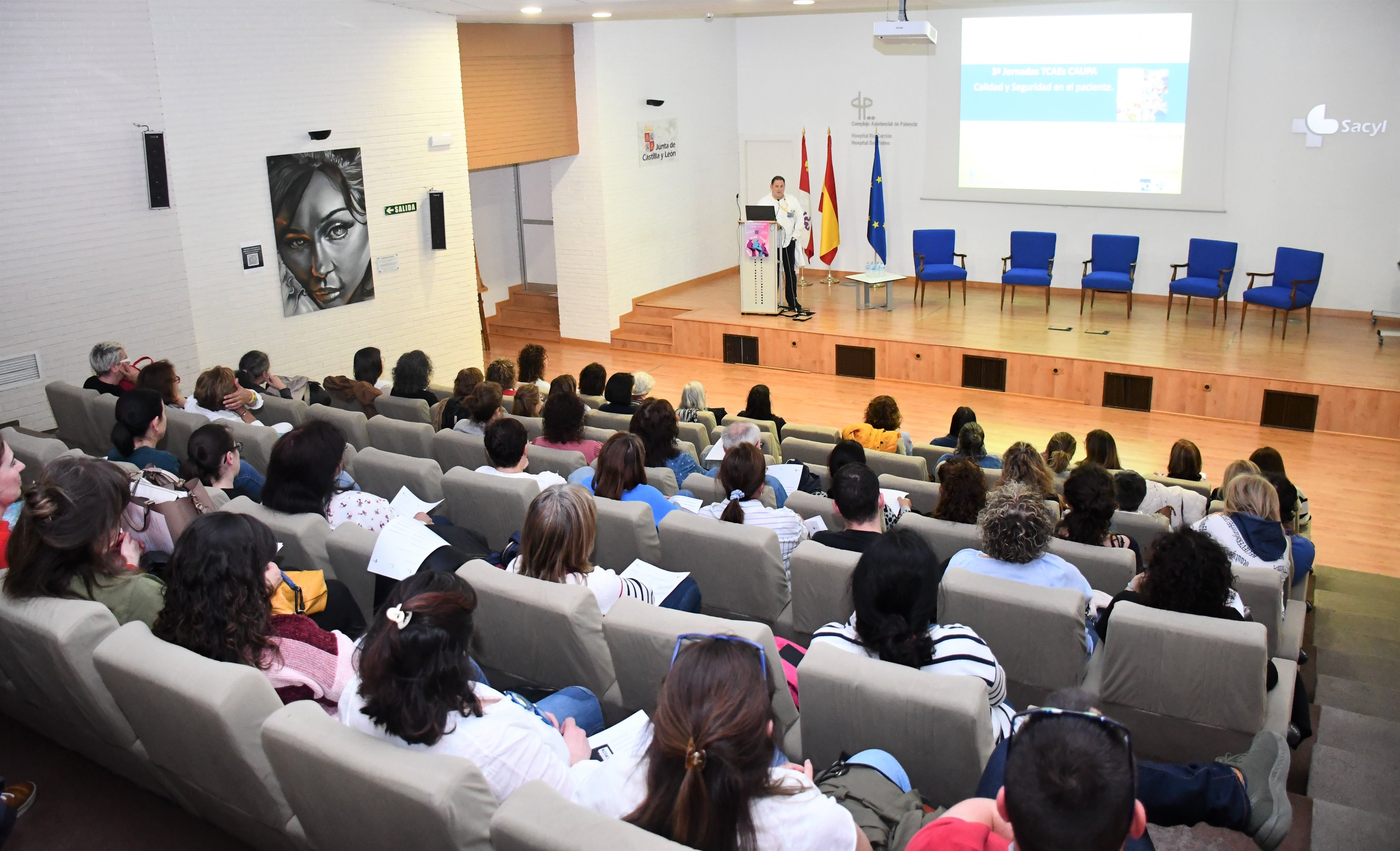 Un centenar de técnicos en cuidados auxiliares de enfermería de toda la Comunidad participa en un encuentro formativo