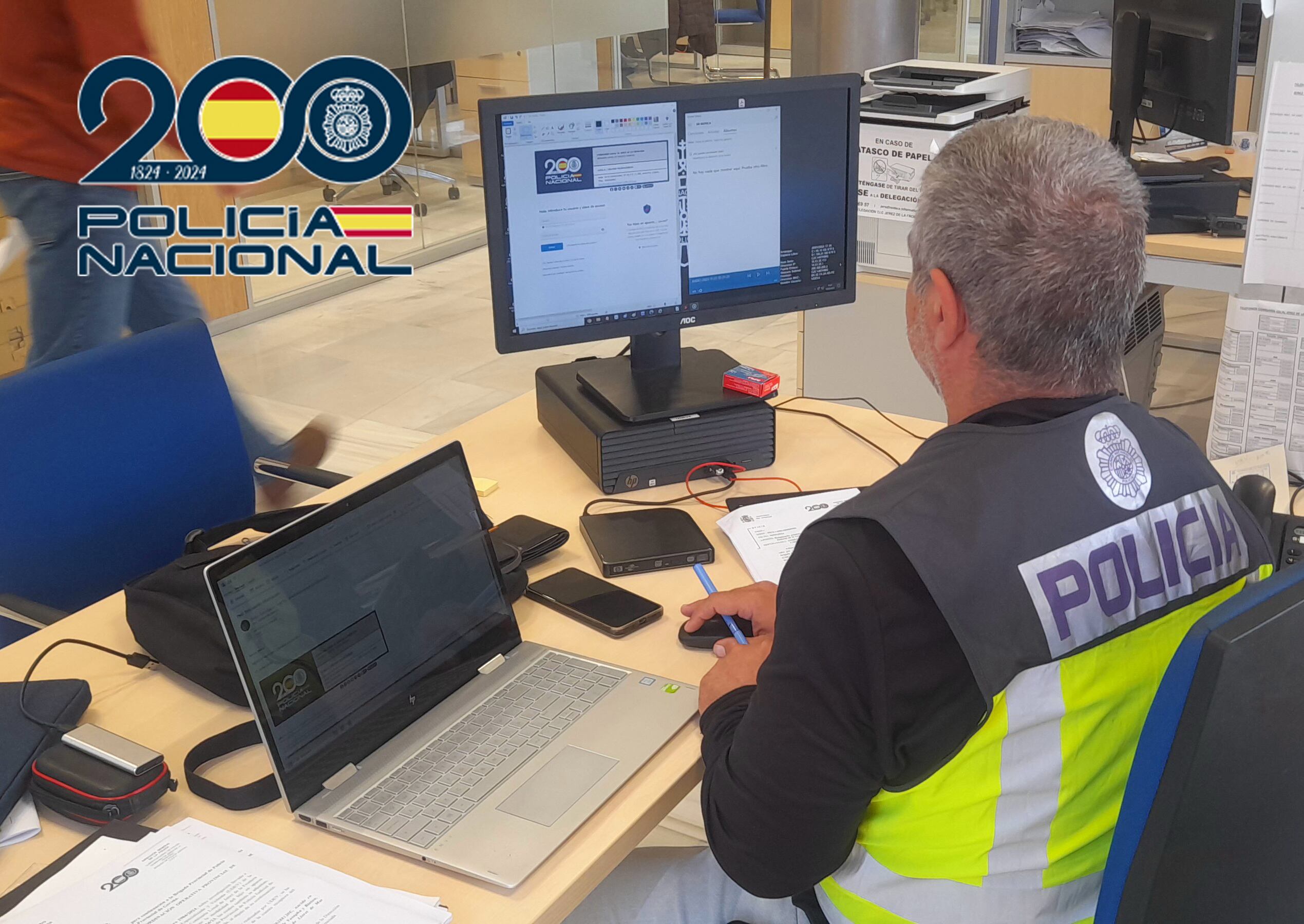 Agente de la Policía Nacional especializado en delitos informáticos