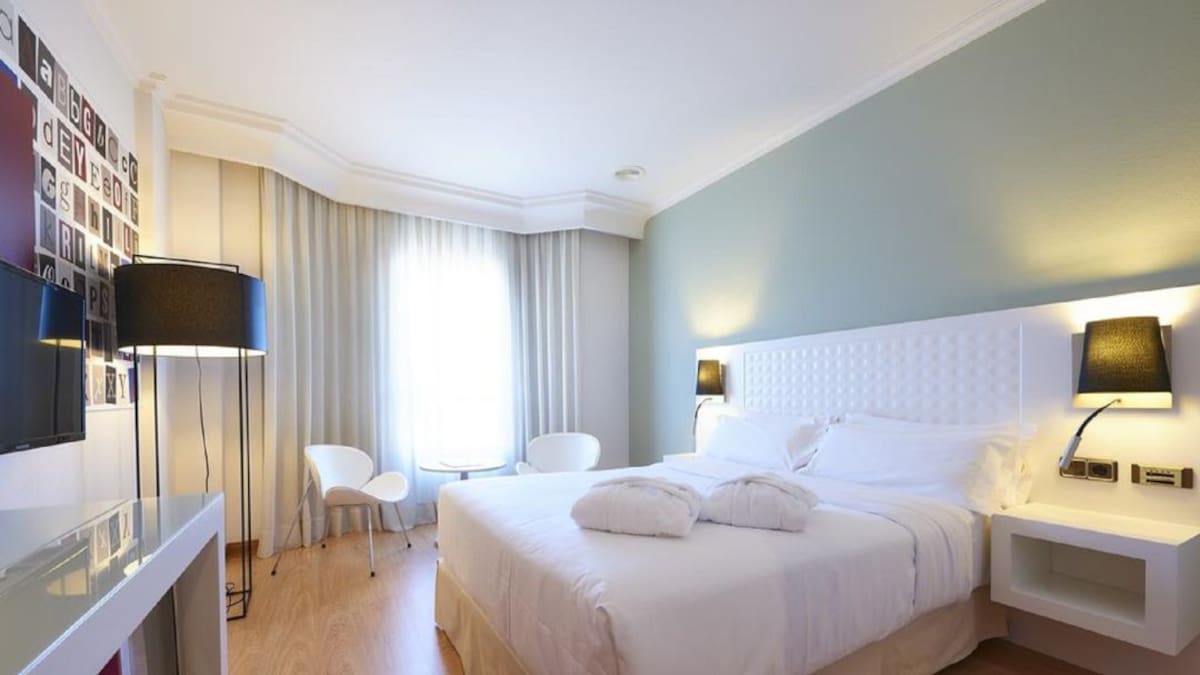 César Sánchez Ballesteros, presidente de Feprotur, sobre la tasa turística que se aplicar en Vigo