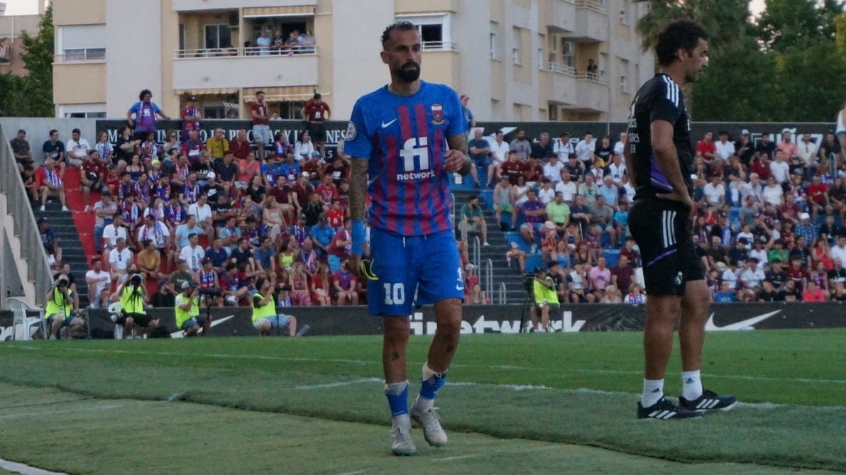 Fran Carnicer en su último partido con el Eldense