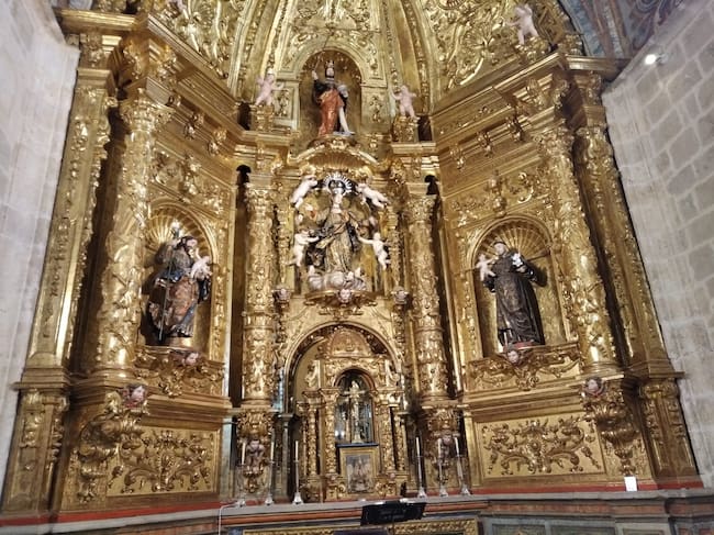 El retablo fue restaurado en 2019 con este mismo sistema de financiación