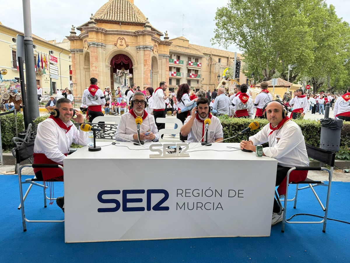 Los Caballos del Vino ensalzan un año más el fervor y la tradición que sienten los caravaqueños por esta fiesta
