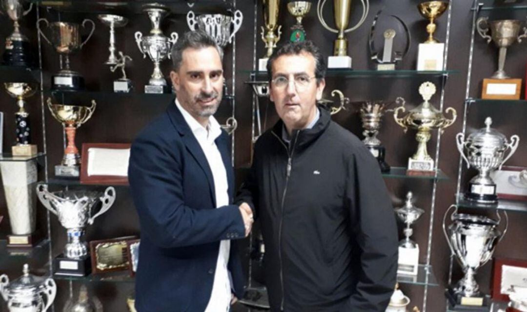 Cali Trueba (dcha.) saluda a Bolo