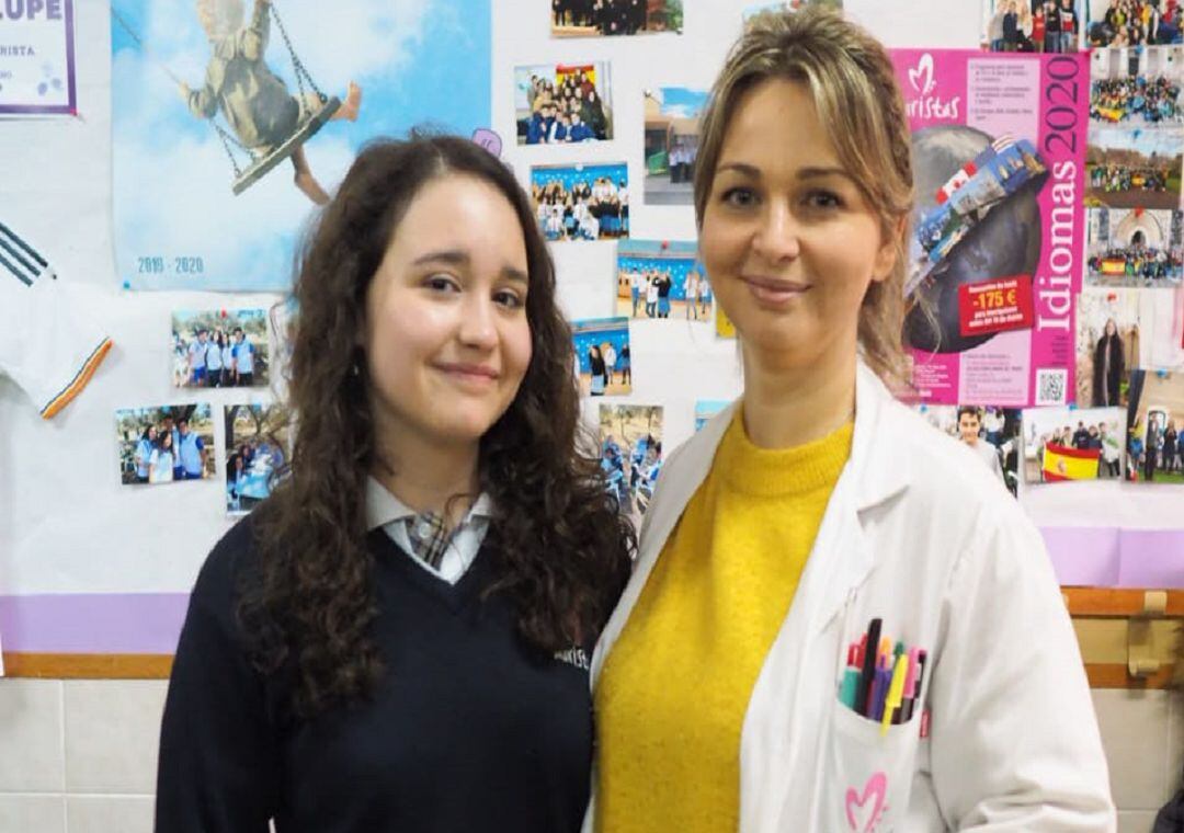 Sofía García con Dña. Rosa Encinas, su profesora de lengua