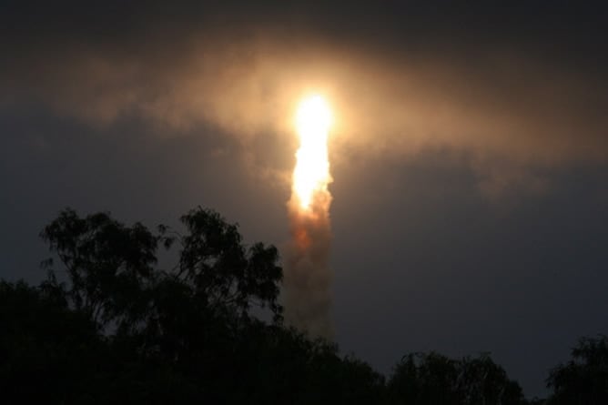 Imagen del despegue en la bahía de Bengala del Chandrayaan-1 en la primera misión espacial india