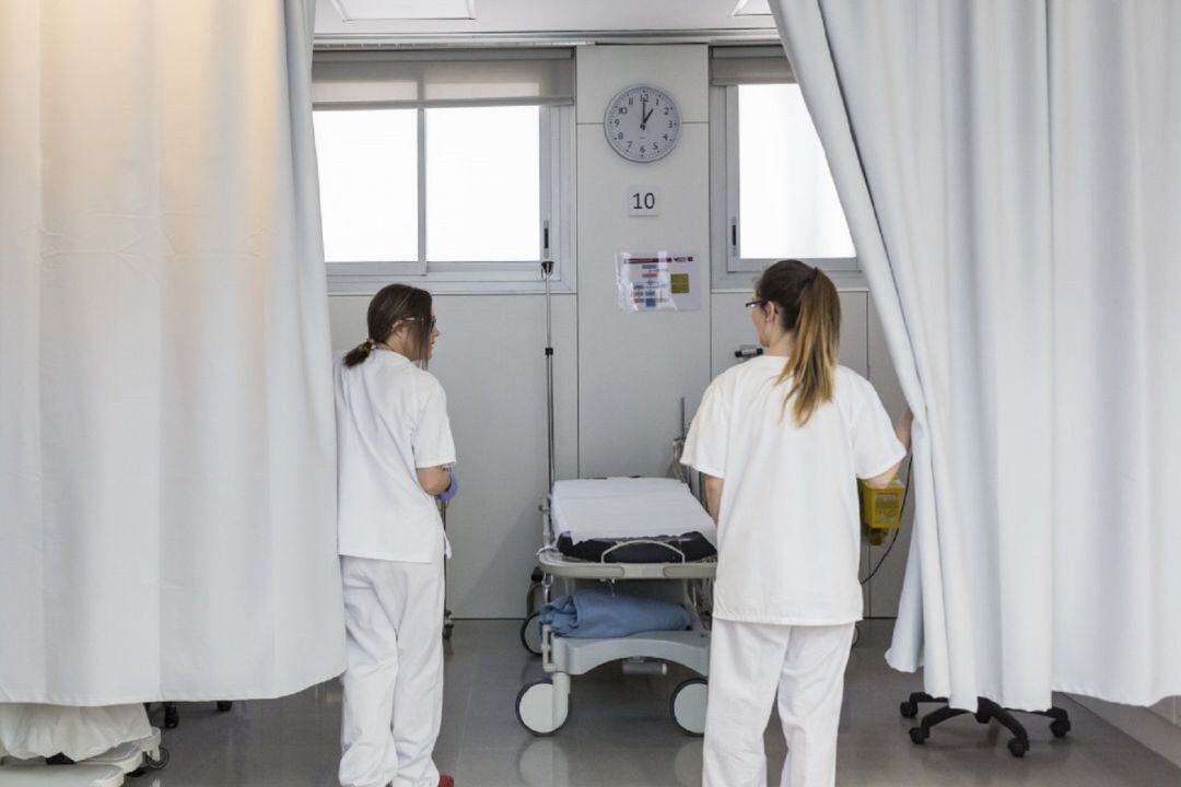 Sanitarias trabajando en un hospital