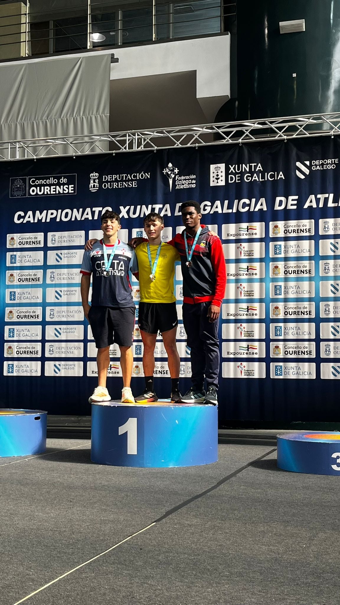 Joel Abeso de Sanysec Ourense Atletismo subiu o podio acadando a prata no 200