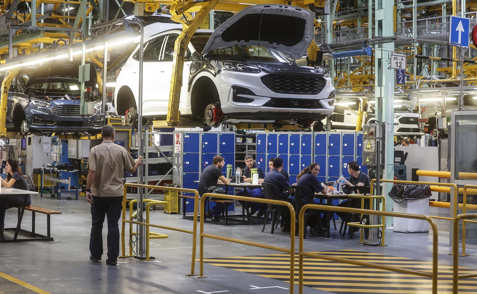 Un vehículo en la fábrica de Ford en Almussafes