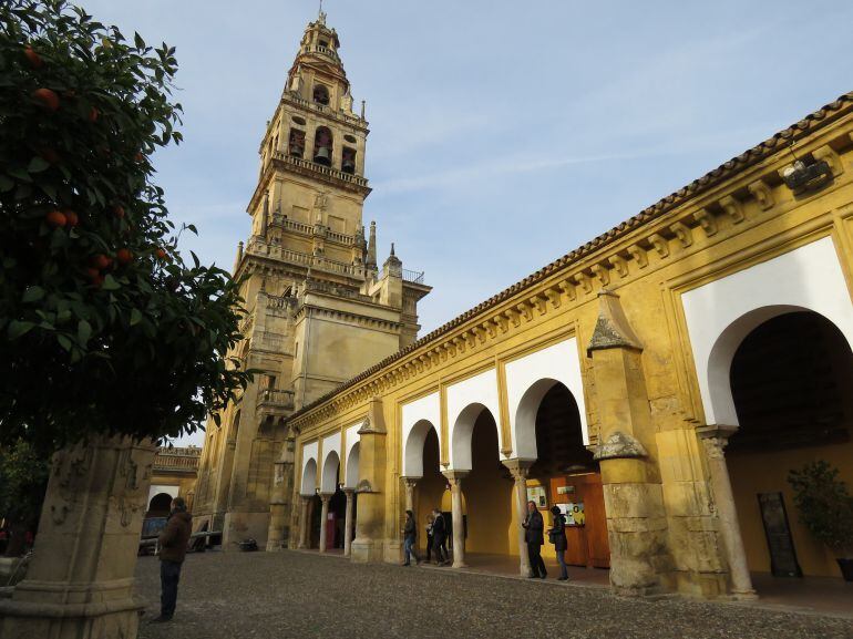 Imagen del Patio de los Naranjos de la Mezquita