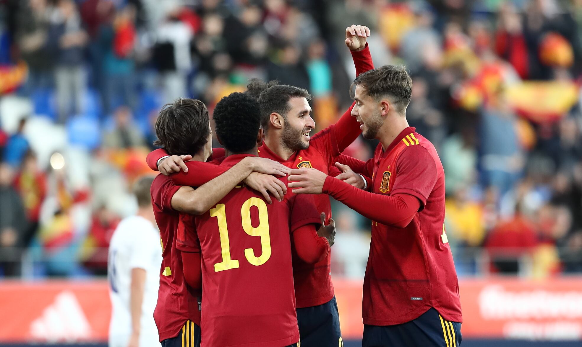 España celebra uno de los goles en El Alcoraz