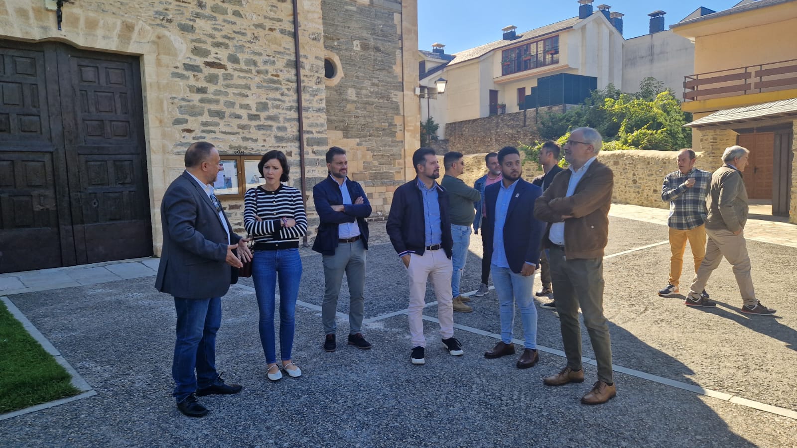 Luis Tudanca y el alcalde de Villafranca junto a los presidentes del Consejo Comarcal del Bierzo, la Diputación de León