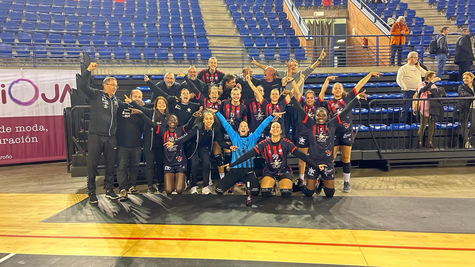 Jugadoras y cuerpo técnico del CICAR Lanzarote Ciudad de Arrecife.