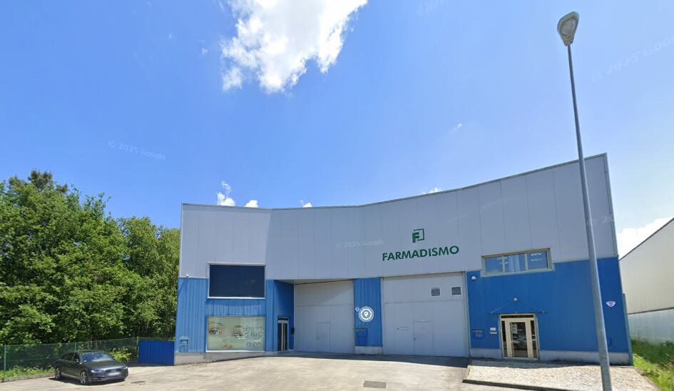 Nave de Farmadismo en Lugo, en O Ceao.