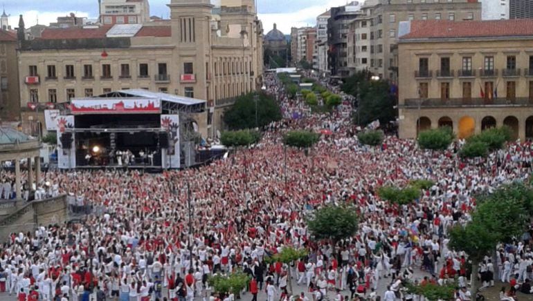 Concentración en señal de repulsa por las agresiones a mujeres durante San Fermín