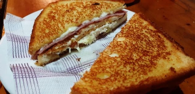 Sandwich completo de El Sombrero