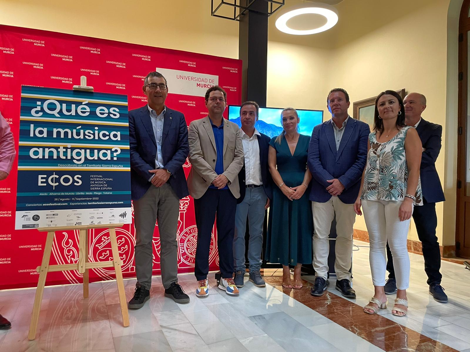 Presentación en la Universidad de Murcia (UMU) del Festival Ecos, con, el rector José Luján; el alcalde de Mula, Juan Jesús Moreno, y el alcalde de Aledo, Javier Andreo, entre otros