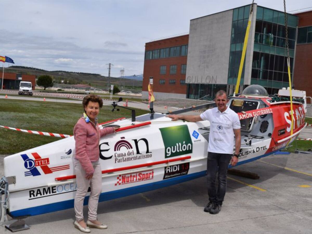 Galletas Gullón muestra la embarcación con la que Ramón Gutiérrez cruzó el Atlántico