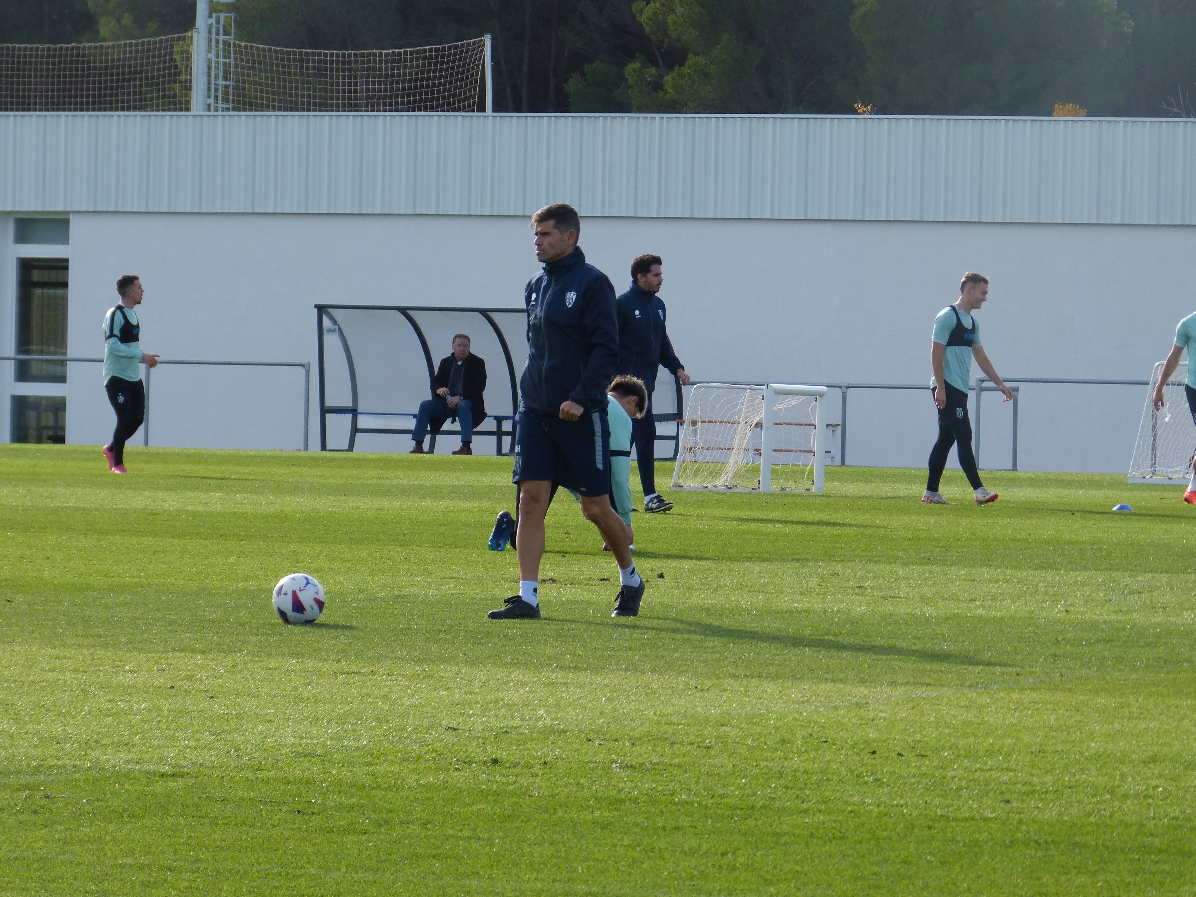 Antonio Hidalgo en uno de los entrenamientos de la SD Huesca