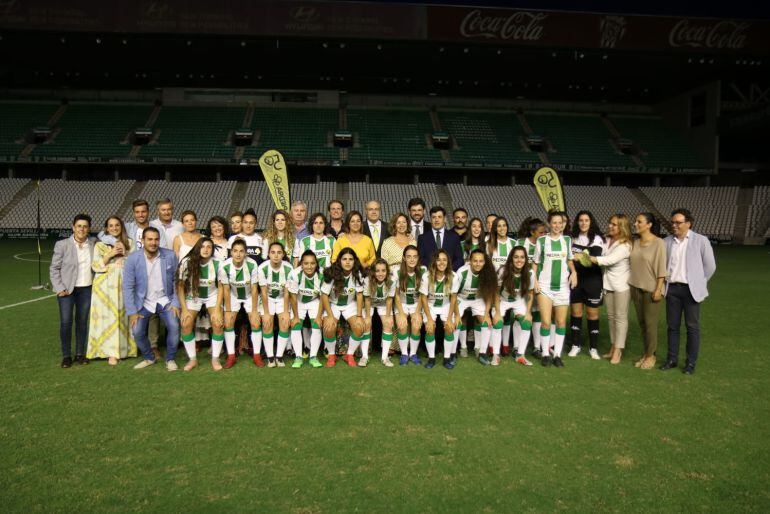 Presentación oficial del equipo femenino 