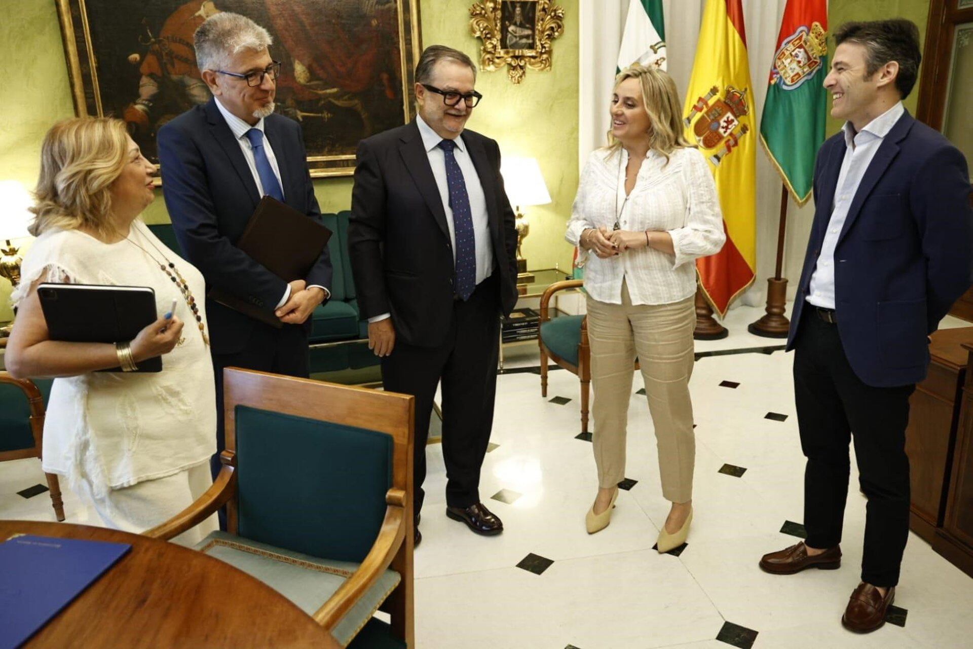 El Ayuntamiento firma con Caja Rural un crédito extraordinario de 2,9 millones de euros para inversiones municipales