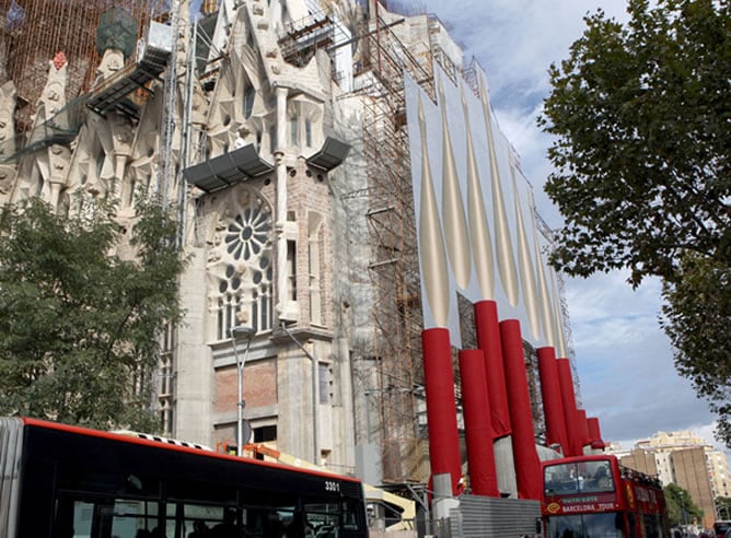 La Sagrada Familia se prepara para recibir al Papa / EFE