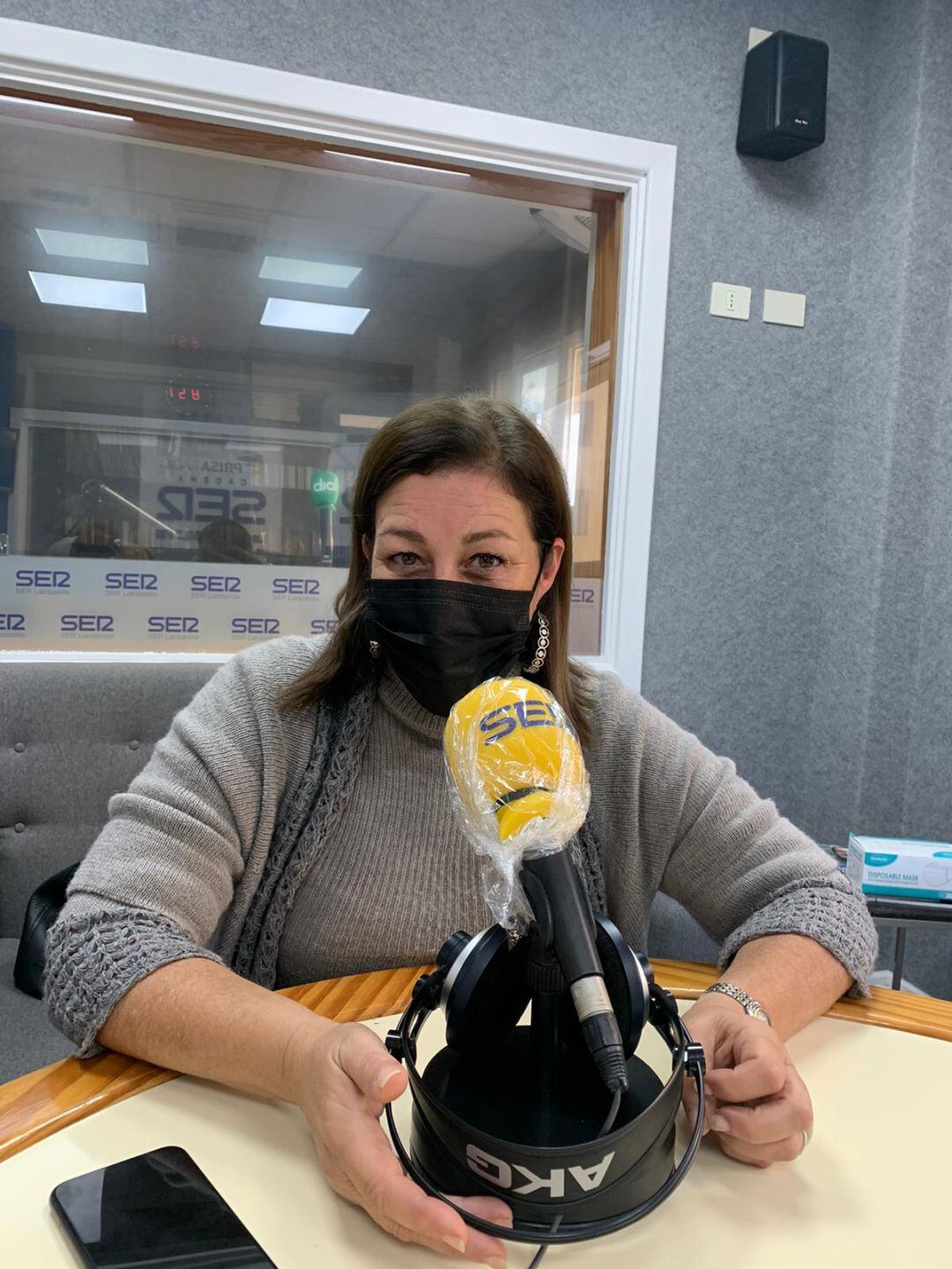 Ástrid Pérez, alcaldesa de Arrecife, en los estudios de SER Lanzarote.