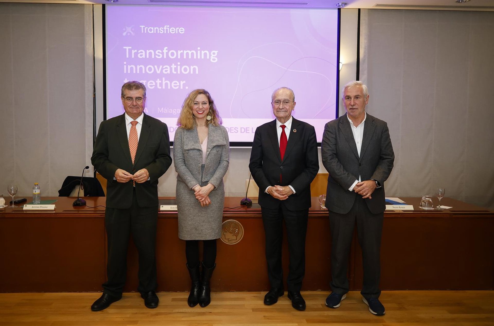 Antonio Posadas, secretario general de Investigación e Innovación de la Junta; Elisa Rivera, del Ministerio de Ciencia, Innovación y Universidades; Francisco de la Torre, alcalde de Málaga y Nacho Román, director general de Fycma.