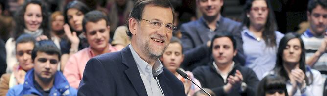 Rajoy acusa de pasividad a Interior ante el acoso y la agresión al Gobierno murciano