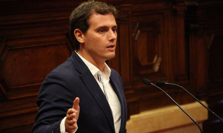 Rivera avisa Mas que el seu vaixell "cada cop té menys tripulació i va contra les roques"