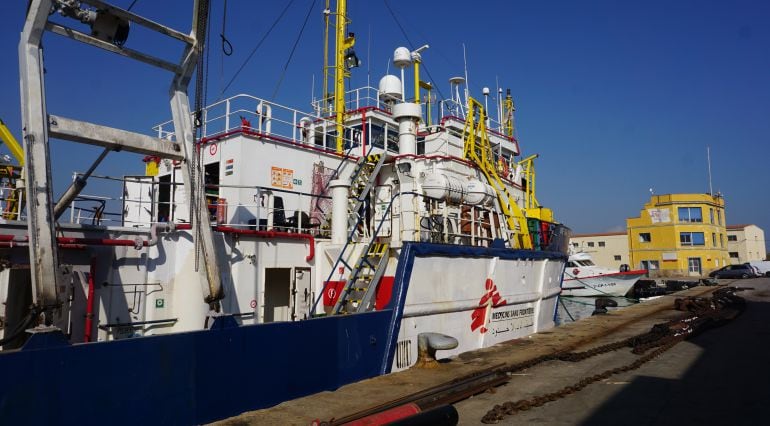 El Dignity I, atracado en el puerto de Burriana (Castellón).