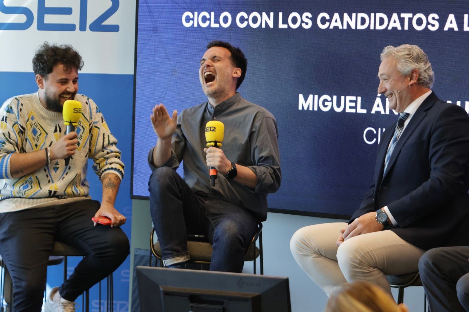 Julio Muñoz Gijón en un ciclo con los candidatos a la alcaldía de Sevilla para Cadena SER