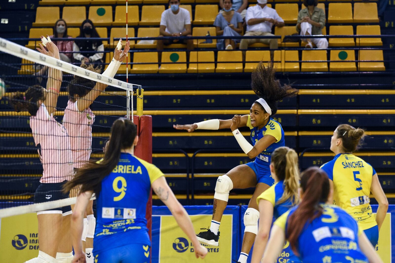 L'atac de les jugadores canàries ha pogut amb l'Avarca de Menorca per ben poc.