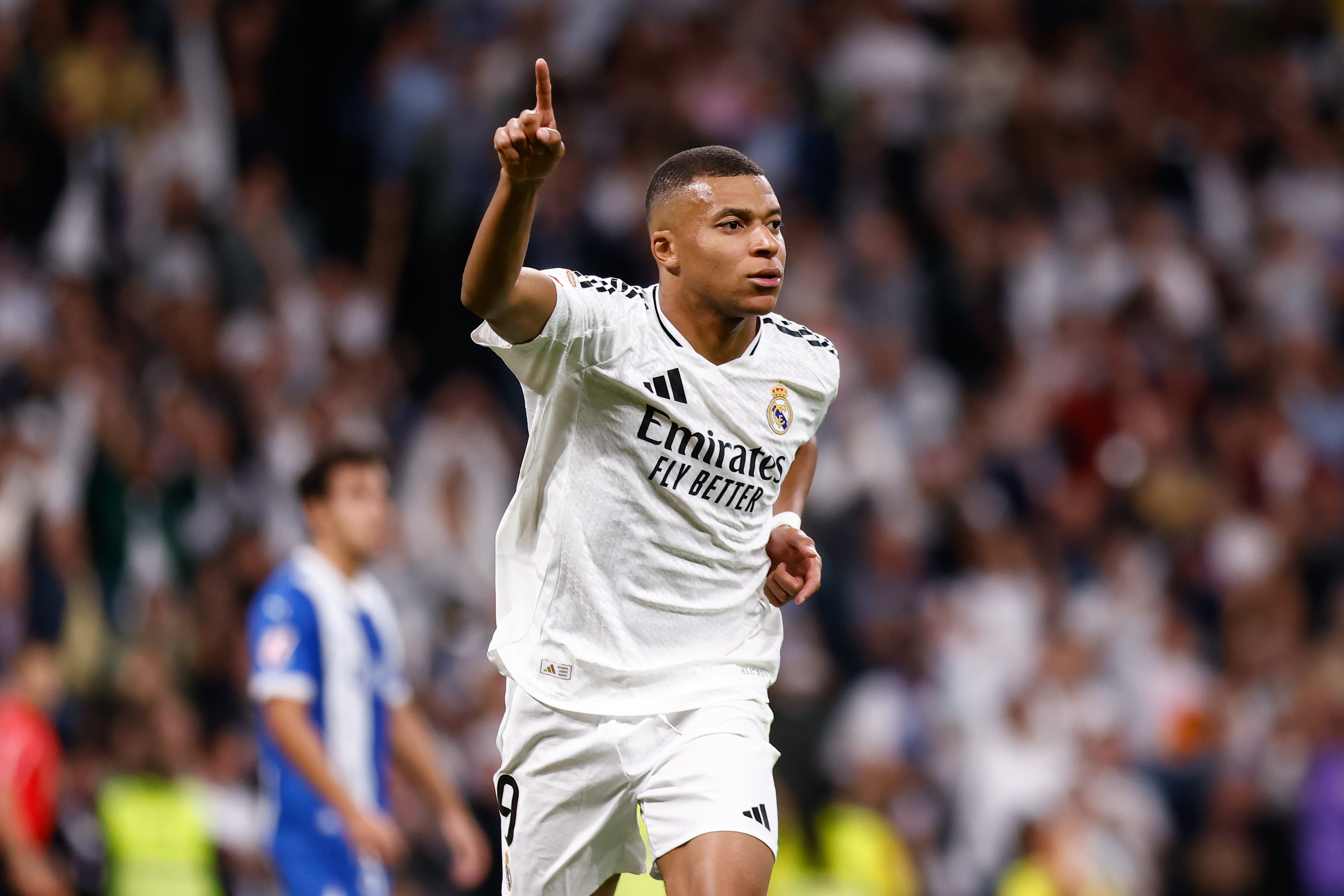 Kylian Mbappé celebra su gol ante el Alavés.