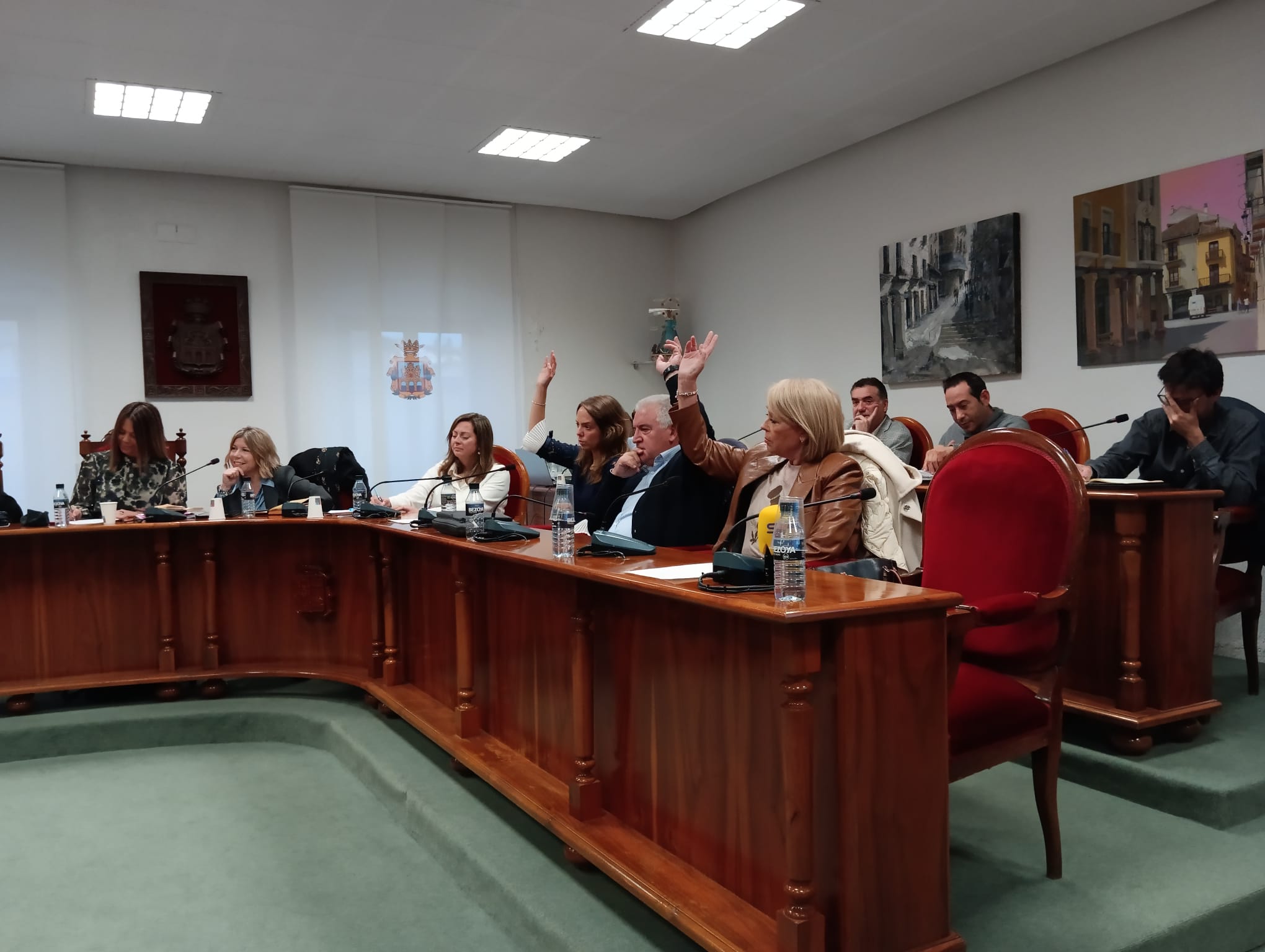 El grupo Socialista manifestó con su abstención su protesta por el trato del alcalde, que tildó de mentiroso al portavoz, Ildefonso Sanz