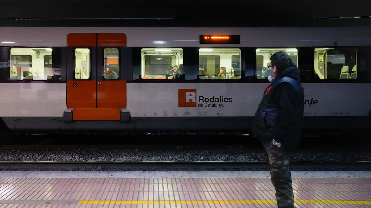 Transports atribueix el caos de Rodalies a la manca de coordinació de Renfe i al poc manteniment d’Adif