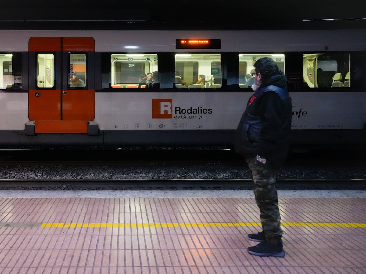 Transports atribueix el caos de Rodalies a la manca de coordinació de Renfe i al poc manteniment d’Adif