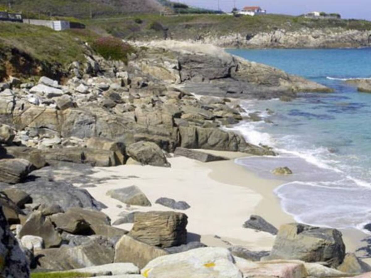 Tres playas del área permanecerán cerradas al baño este año